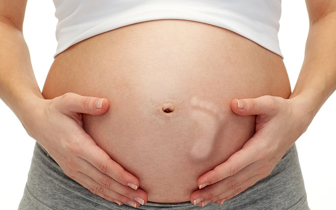 Theo dõi cử động của em bé trong bụng mẹ: Thai bao nhiêu tuần thì đạp?