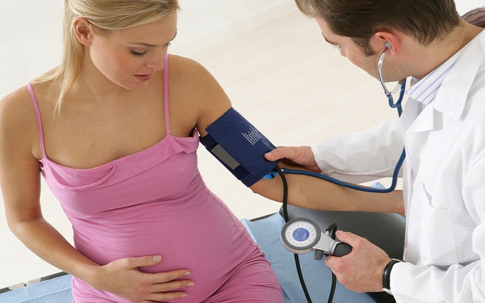 Ảnh hưởng của cao huyết áp thai kỳ đến sức khoẻ bà bầu và các biến chứng nguy hiểm
