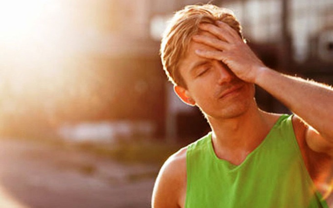 Đau đầu do nắng nóng: Khuyến cáo từ chuyên gia khi đối phó với đau đầu do thời tiết