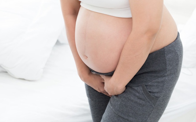 Mẹ bầu cần biết: Ra máu báo bao lâu thì sinh? Dấu hiệu nào cho biết ra máu báo khác trong thai kỳ?