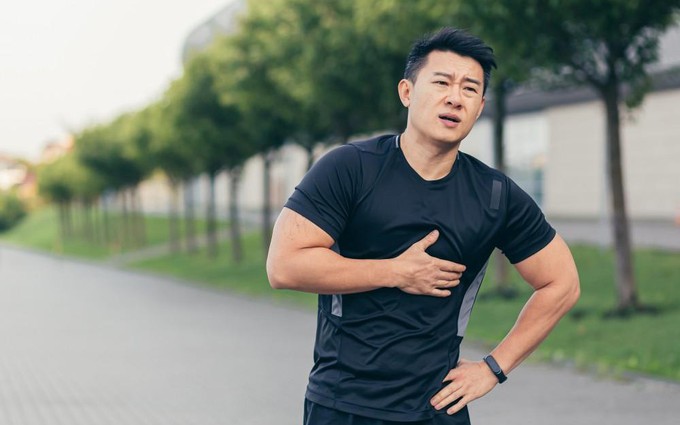Đau ngực khi tập thể dục: Đây có phải vấn đề về tim?