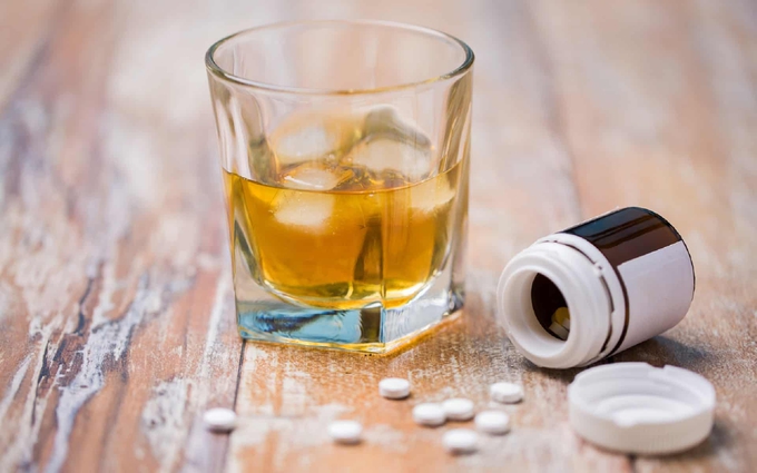 14 loại thuốc khi kết hợp với rượu sẽ gây nguy hiểm