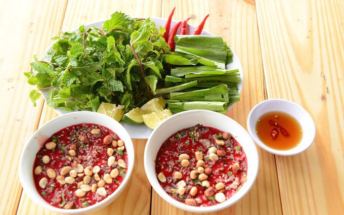 Sợ tiết canh lợn, chuyển ăn sang ăn tiết canh dê có an toàn không?