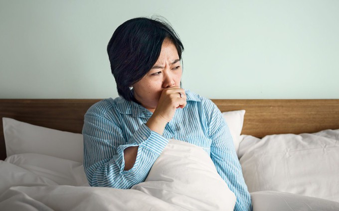 Cơn ho dữ dội gây nôn mửa do đâu? Có nguy hiểm không?