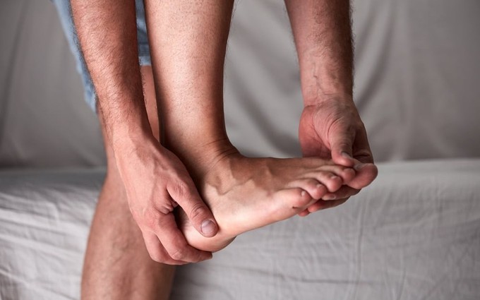 Cẩn thận với 8 nguyên nhân gây tê chân nghiêm trọng