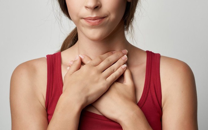 Dấu hiệu bất thường xung quanh vùng cổ họng cảnh báo bệnh ung thư tuyến giáp