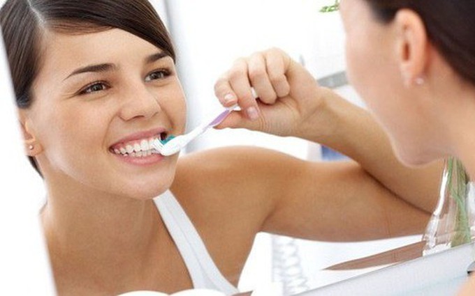 11 thói quen gây hại cho răng miệng cần phải loại bỏ ngay
