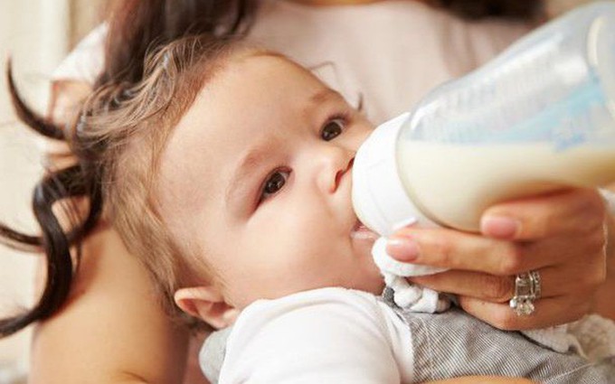 Nguyên nhân gây dị ứng sữa bò ở trẻ