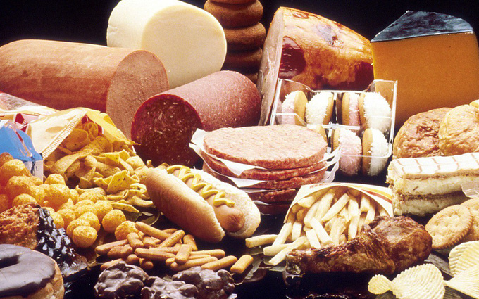 Thực phẩm giàu cholesterol có làm tăng nguy cơ ung thư đại tràng?