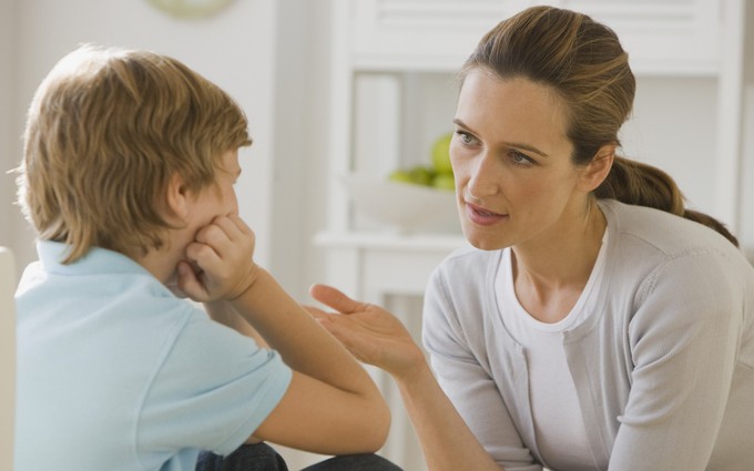 Dạy con đúng cách: Cha mẹ nên tránh sử dụng những lời khuyên sau