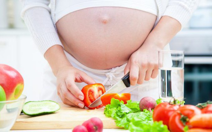 Mang thai không nên ăn gì? 3 loại thực phẩm phụ nữ mang thai tuyệt đối tránh xa