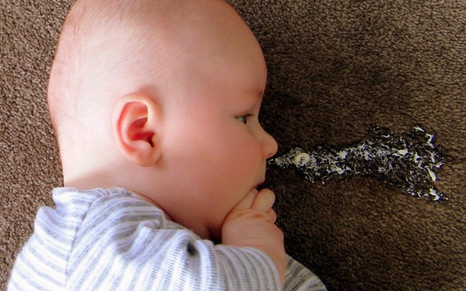 Dấu hiệu nôn trớ ở trẻ sơ sinh: Khi nào thì bất thường?