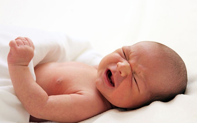 5 cách chữa viêm họng cho trẻ sơ sinh mẹ nhất định phải biết