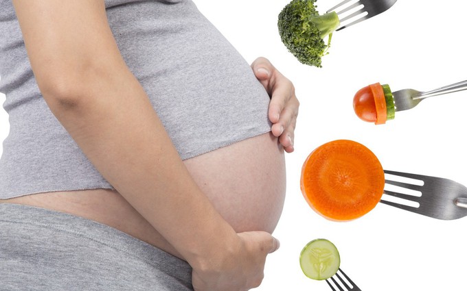 Mẹ bầu cần ăn gì để thai nhi phát triển?