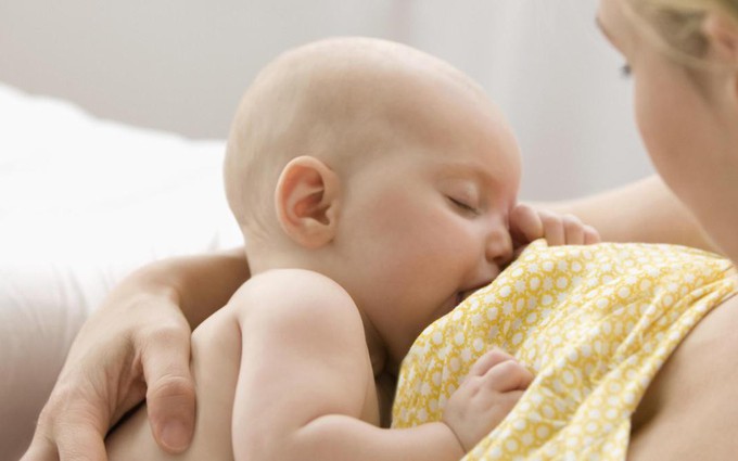 Trẻ sinh non và tầm quan trọng của sữa mẹ