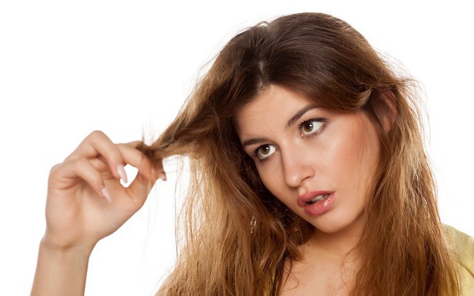 Đã tìm ra giải pháp khắc phục hiện tượng tóc khô và rụng cho phái đẹp