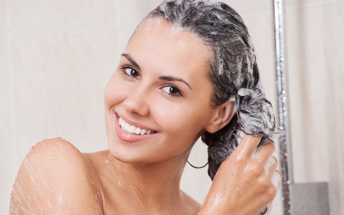 Chăm sóc tóc xoăn không khó như chị em vẫn nghĩ, hãy áp dụng ngay 10 mẹo dưới đây