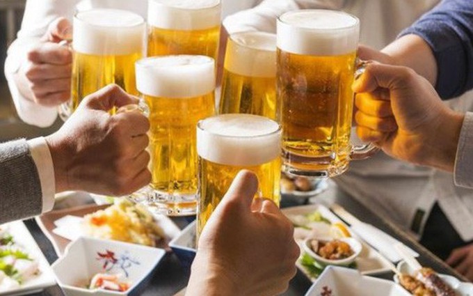 Uống rượu bia nhiều gây vô sinh ở nam giới 