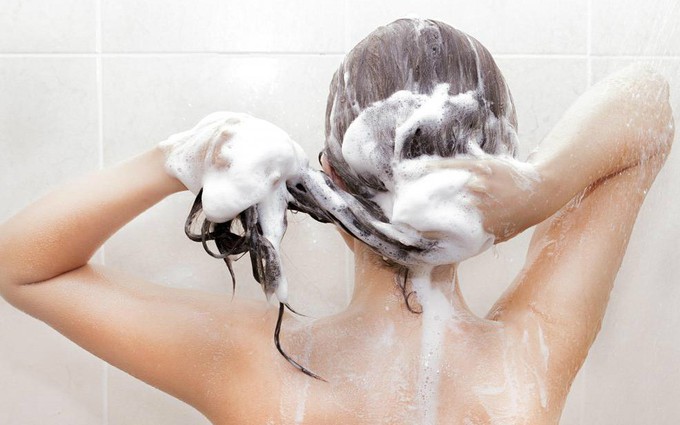 Cơ thể sẽ ra sao nếu bạn để tóc ướt đi ngủ?