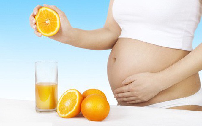 Vai trò của Vitamin C với phụ nữ có thai và cách bổ sung an toàn, hợp lý