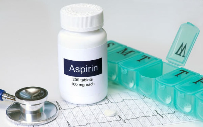 Những ai không nên dùng aspirin? Ai có thể dùng? Nên lưu ý gì?