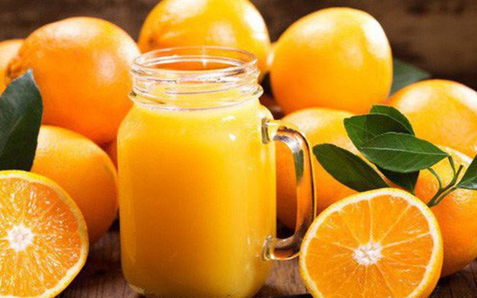 Bị trào ngược dạ dày có nên uống nước cam không? Lưu ý khi uống nước cam