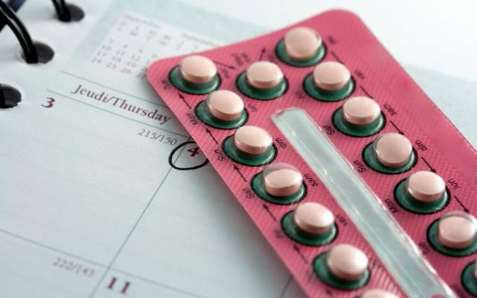 Có nên dùng thuốc ngừa thai để phòng tránh ung thư buồng trứng không?