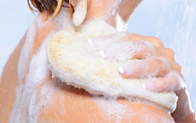 Bệnh nhân viêm nang lông: Tắm cũng cần đúng cách