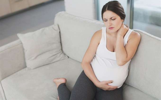 Những thông tin cần biết về đau mỏi vai gáy khi mang thai