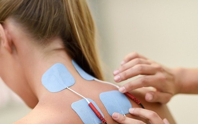 Trị đau lưng bằng phương pháp điện xung trị liệu