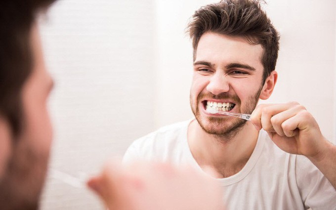 Bệnh nhân ung thư lưỡi có đánh răng được không?