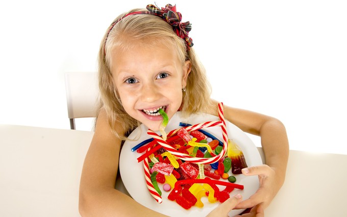 Trẻ em có nên ăn thực phẩm chứa đường hay không?